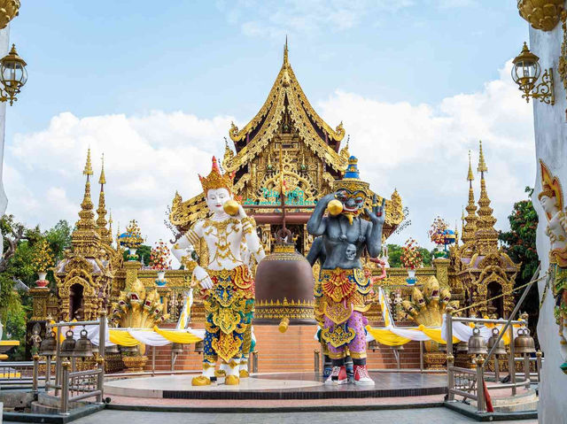 "Chiang Rai in 3 Days: Blue Temples, Hill Tribes & the Most Instagrammable Noodles Ever 🏯💙" 