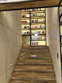 연꽃정원과 책이 어우러진 힐링 공간, 청주 후마니타스 📚🌿