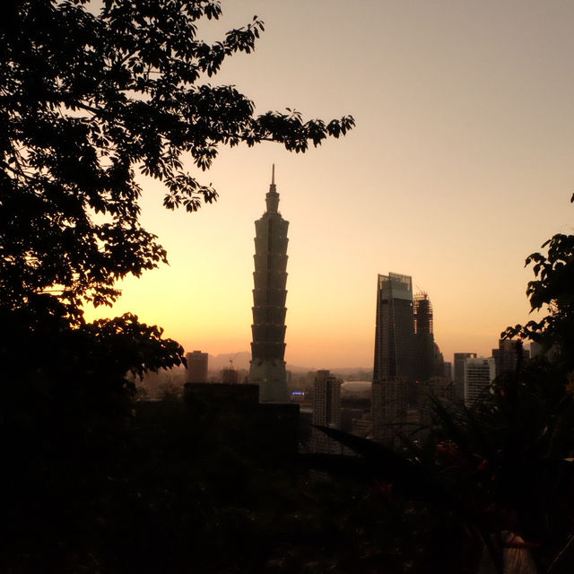 Xiangshan จุดชมวิวไทเป เดินไม่ไกล แต่วิวหลักล้าน