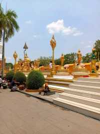 สักการะพระธาตุพนม จังหวัดนครพนม