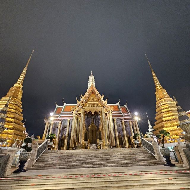 โคมตรา วันพระแก้ว