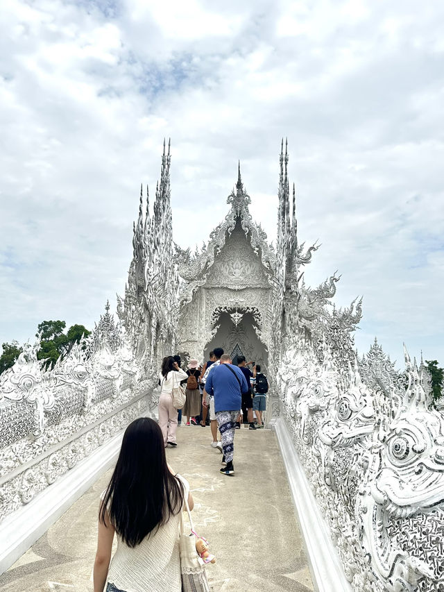 🇹🇭泰國清萊熱門打卡景點—白廟✨
