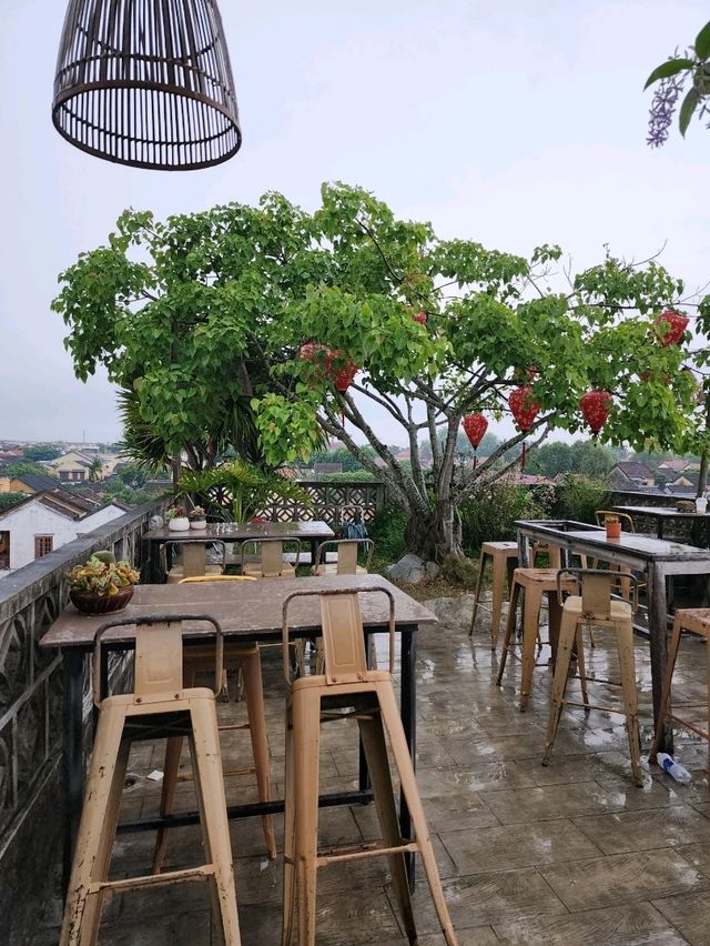 【ホイアン/ベトナム】旧市街の街並みを見下ろせれるカフェ