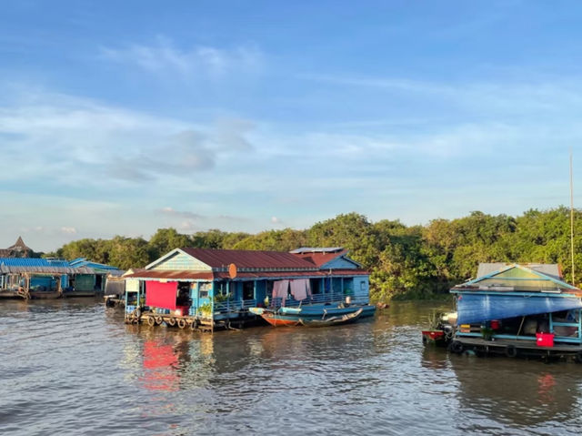 Tonle Sap Lake | The Lifeblood of Cambodia 🌊🐟✨