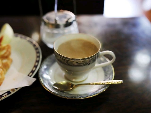 【🇯🇵広島】昭和の温もりに包まれる喫茶店「茶房 ふじ」で、心安らぐひととき