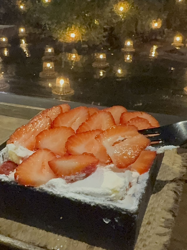 映画の世界に迷い込んだようなカフェ