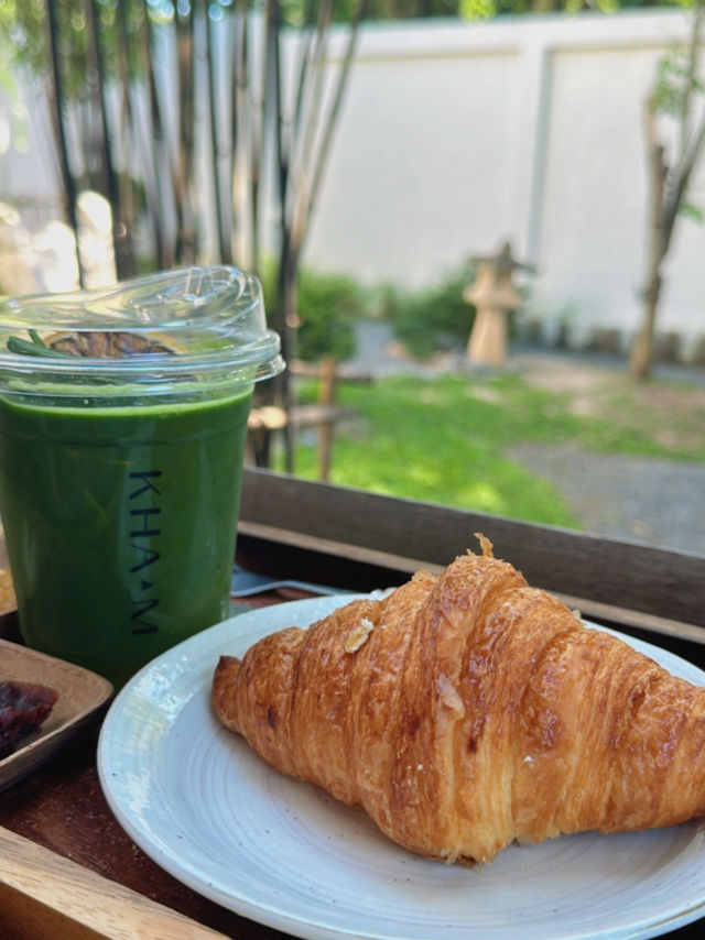 คาเฟ่เขาใหญ่ มัทฉะอร่อยสมชื่อ Khaam khaoyai