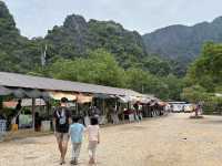 Blue lagoon ที่เที่ยวยอดฮิต ของคนมาเที่ยววังเวียง