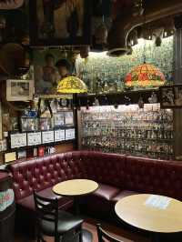 오랜 전통의 이탈리안 레스토랑, Battista’s Holl in the Wall!