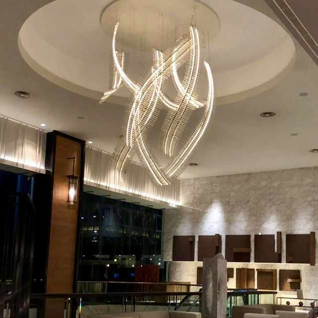 萬麗海景酒店-房間設計精緻，落地窗可以俯瞰壯麗香港海景