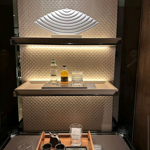 Four Seasons Hotel Hong Kong