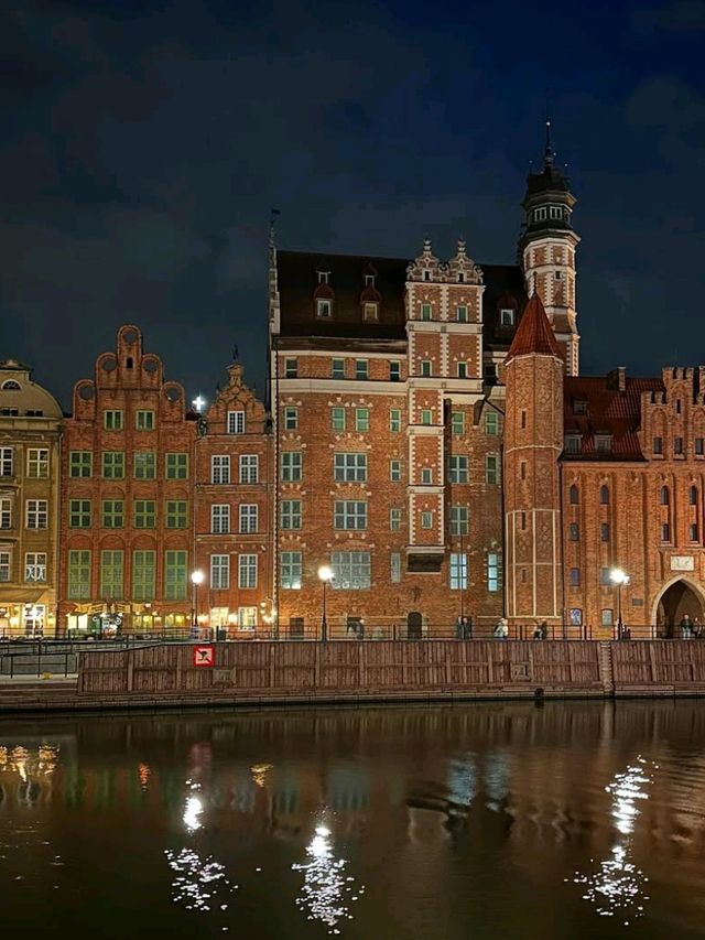🇵🇱✨ Europe 🌍 Gdańsk – Poland’s Colorful Treasure Without Breaking the Bank! ✨🇵🇱
