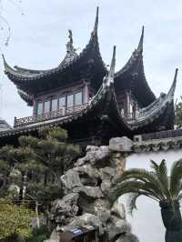 A Ming Dynasty Dream, Wrapped in Shanghai’s Neon Embrace