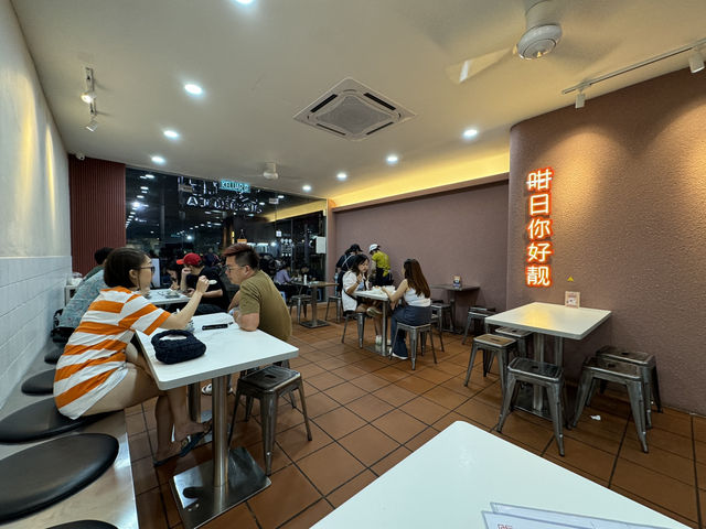 🍧 Sweet Traditions with a Modern Touch at Sik Thong Ba 🥣