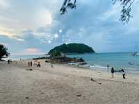 เดินเล่นริมหาดราไวย์