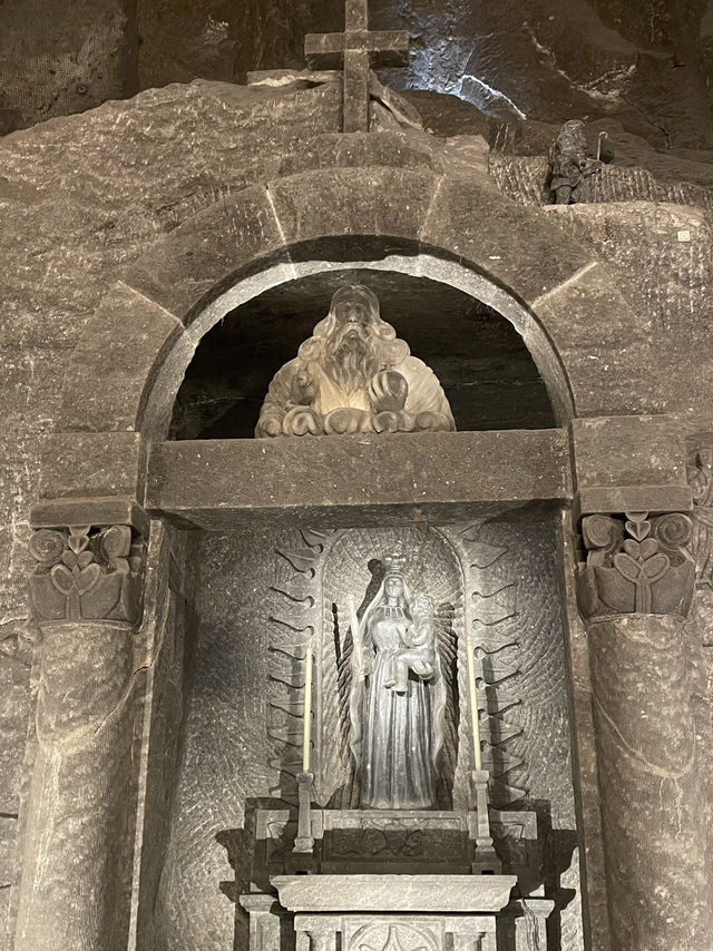 【ポーランド🇵🇱すべて岩塩でできた世界初の世界遺産】