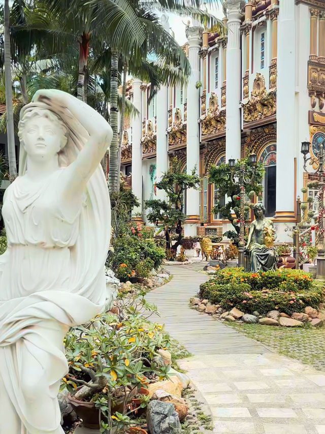 Versailles de Flore คาเฟ่สุดหรูสไตล์ปราสาทฝรั่งเศส