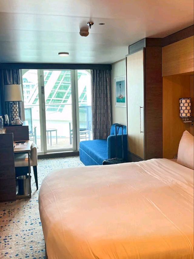 🚢👑 Royal Caribbean Cruises – The King of the Seas! 🌊✨