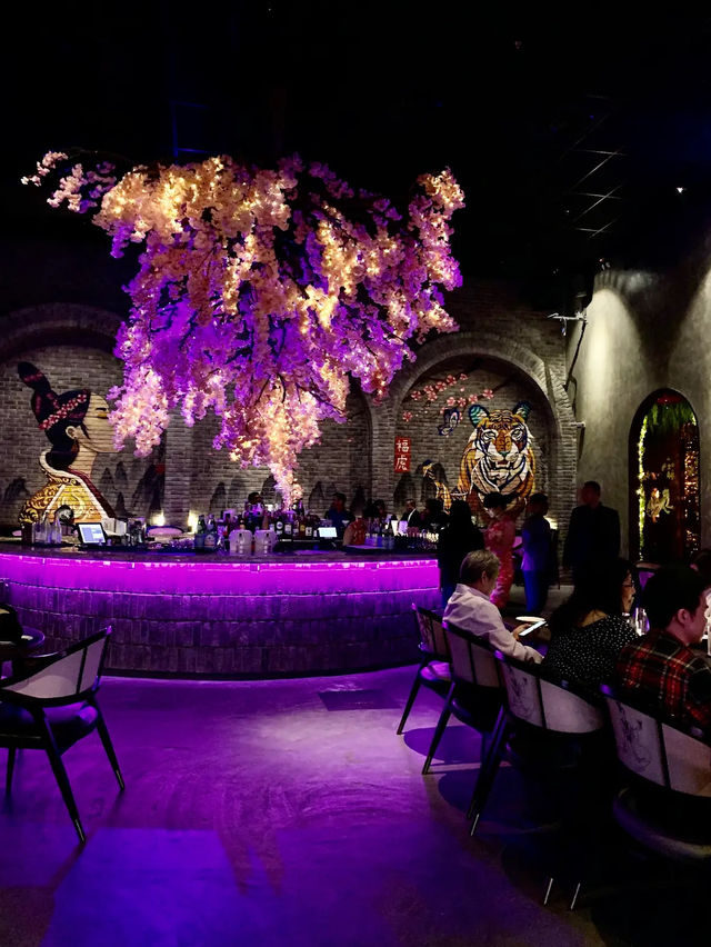 Night Bites & Neon Lights: FUHU’s Supper Scene Unveiled