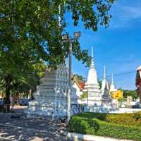 สักการะหลวงพ่อฉัตรทองและชมศาลายาว