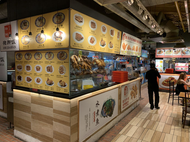 🍽️ Malaysia’s Culinary Gems Under One Roof – Lot 10 Hutong Food Court