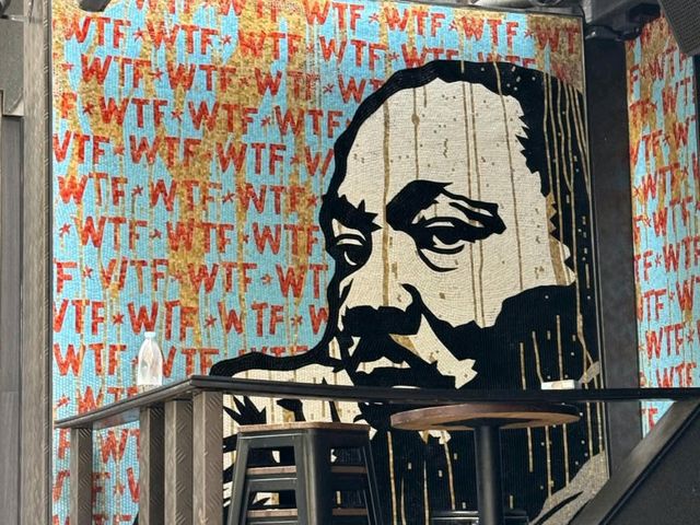 Graffiti & Artsy Strolls