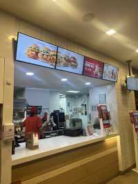 수영역 KFC, 조용하고 넓은 공간에서 치킨 한 입!🍗 