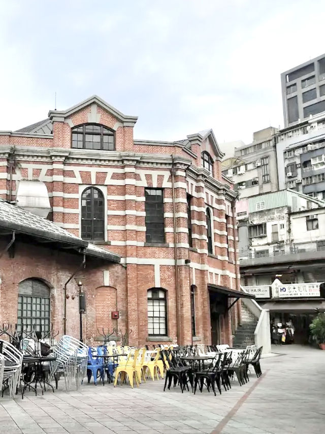 The Red House อาคารทรง 8 เหลี่ยม ไต้หวัน