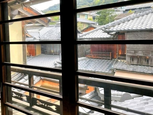 Kyoto’s Tatami Starbucks – A Coffee Shop Steeped in Tradition