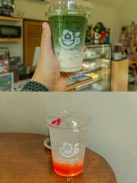 🌿 คาเฟ่วิวหลักล้าน…กลางธรรมชาติสุดร่มรื่น 🍃