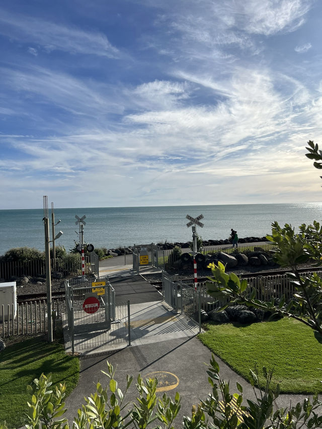 🚦 New Plymouth 海邊鐵道平交道｜紐西蘭版灌籃高手場景？