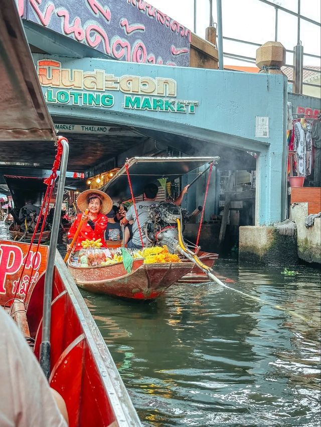 Boatloads of Fun at Damnoen Saduak Floating Market