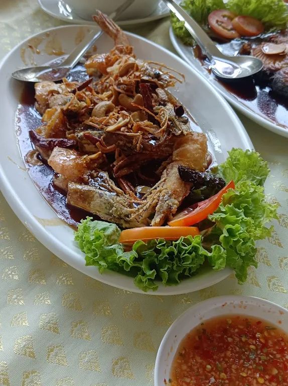 🏡✨ “เรือนทิพย์ กระบี่” — ร้านอาหารไทย–ใต้ 
