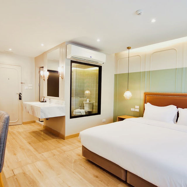Chic Hideaway and Urban Ease