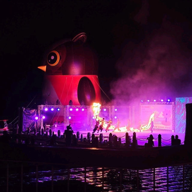 花蓮FUN暑假｜夜晚熱鬧的鯉魚潭燈光秀🎆