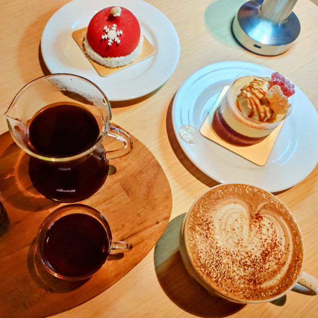 Sip Coffee Above the Clouds: Taiwan’s Highest Café at Taipei 101! 