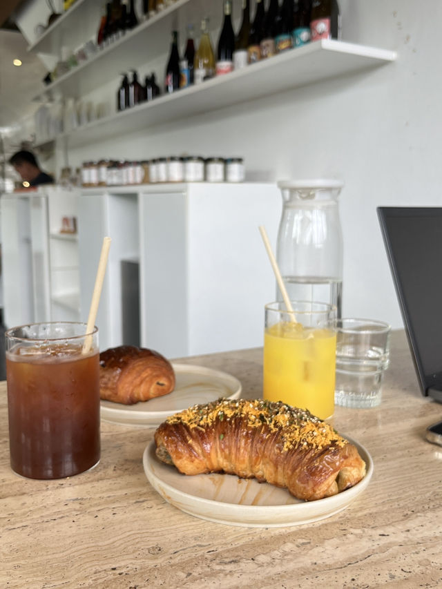 Cozy Afternoon at Dou Dou Bakery ☕🍰 KL’s Minimalist Café Gem