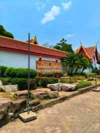 พระธาตุพนมบรมเจดีย์โดดเด่น