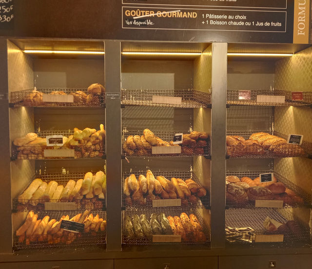 L'Atelier Gourmand(フランスパン・ケーキ屋)