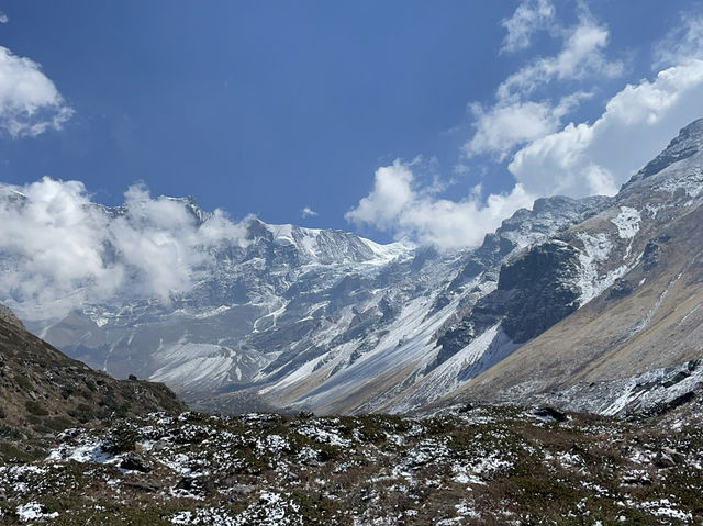 To explore the Himalayas while challenging myself👫⛰️😍🏔️😎🌲
