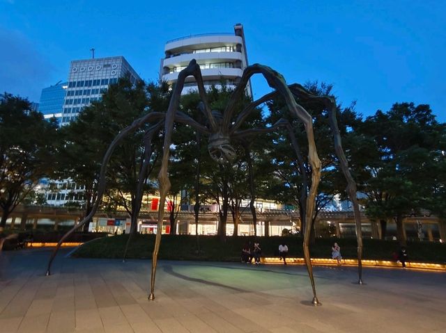 六本木之丘裝置藝術Maman令人讚嘆;毛利庭園美到哭🥹🩷 六本木之丘裝置藝術Maman令人讚嘆;毛利庭園美到哭🥹🩷
