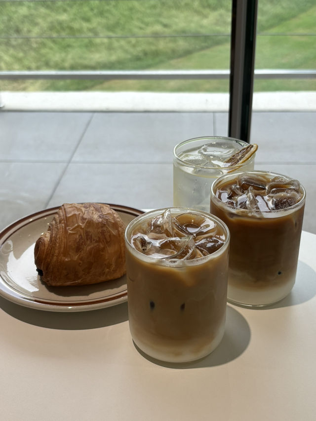 왕릉이 보이는 경주 카페🥤 <데네브>