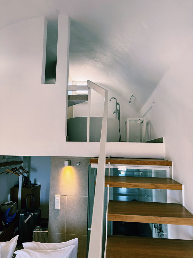 산토리니 숙소 선택 가이드 – 선셋 포인트와 가까운 곳  산토리니 숙소 선택 가이드 – 선셋 포인트와 가까운 곳