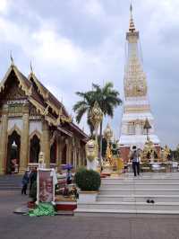 ชวนไปสักการะสิ่งศักดิ์สิทธิ์แห่งนครพนม