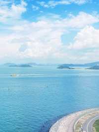 🌉 Hong Kong's Ocean & Traffic Symphony: Where Sea Meets City Pulse! 🚖