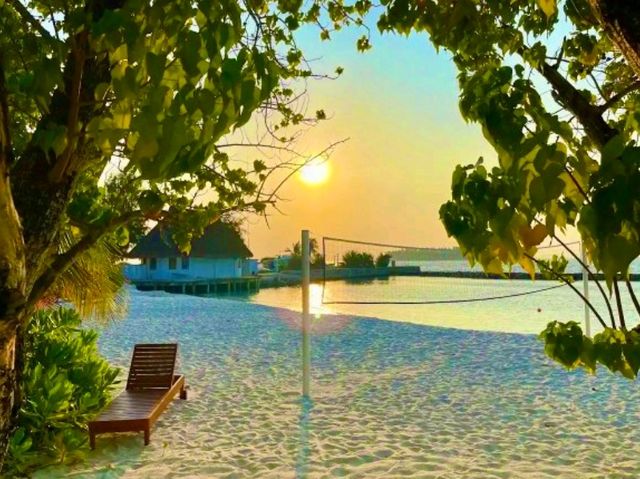 Bandos Maldives — Classic Island Charm Close to Malé Bandos Maldives — Classic Island Charm Close to Malé