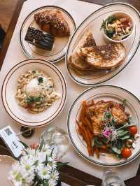 Croissant Dreams Come True at Doña Bakehouse 🥐