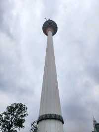 雙子塔燈海下的浪漫瞬間