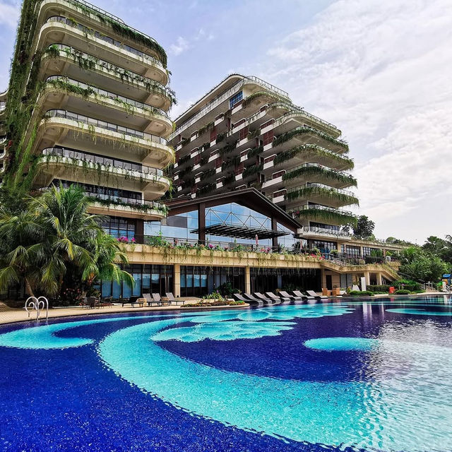 Forest City Golf Hotel: Your Luxe Getaway in Nature 🌳⛳