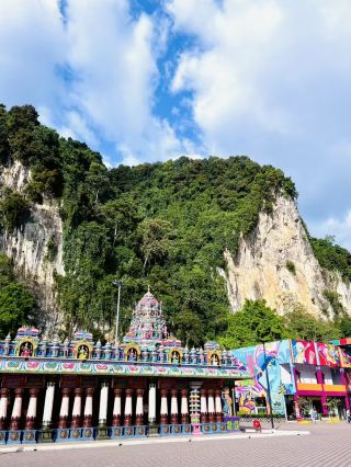 Batu Caves: Iconic Spiritual Landmark of Malaysia 🛕✨